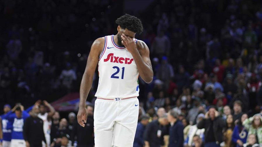 Embiid se perderá su 40mo partido y los 76ers aún no deciden qué sigue para su estrella lesionada