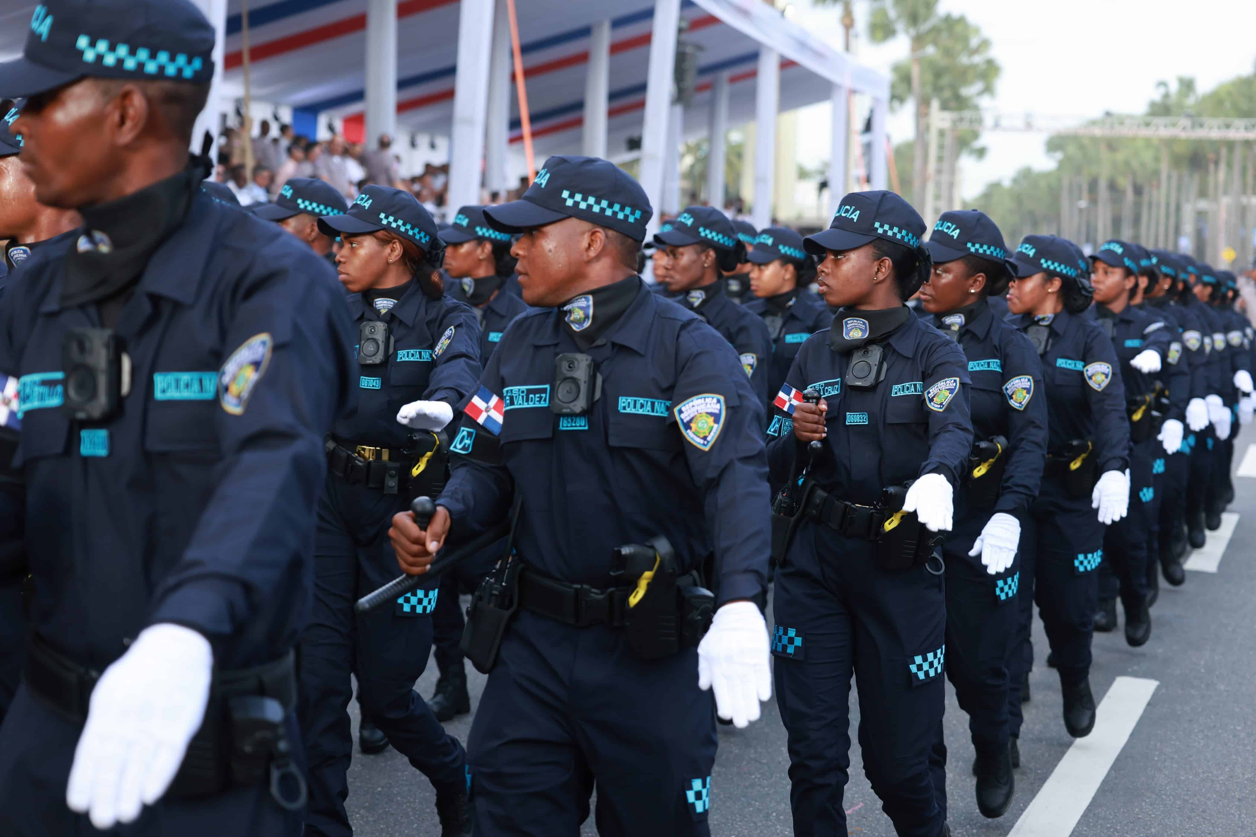 El nuevo uniforme de la Policía fue mostrado durante la gala.