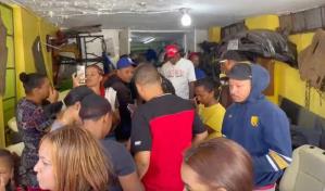 Una multitud acudió a las oficinas de ATB Football en San Francisco de Macorís a exigir su dinero