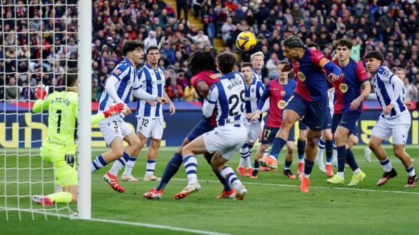 El FC Barcelona golea 4-0 a la Real Sociedad y asume en solitario el liderato en España