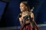 Figuras dominicanas felicitan a Zoé Saldaña por ganar un Óscar por Emilia Pérez