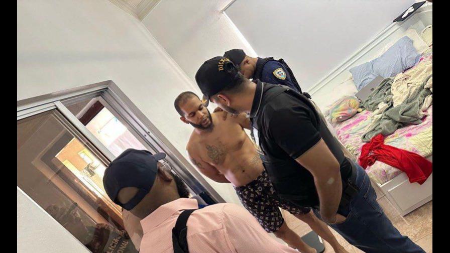 Trece dominicanos operaban sofisticada red de robo de dispositivos electr&oacute;nicos en Estados Unidos