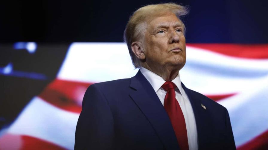 Trump impondrá mañana aranceles a México y Canadá y dice que no hay margen para negociar Trump impondrá mañana aranceles a México y Canadá y dice que no hay margen para negociar