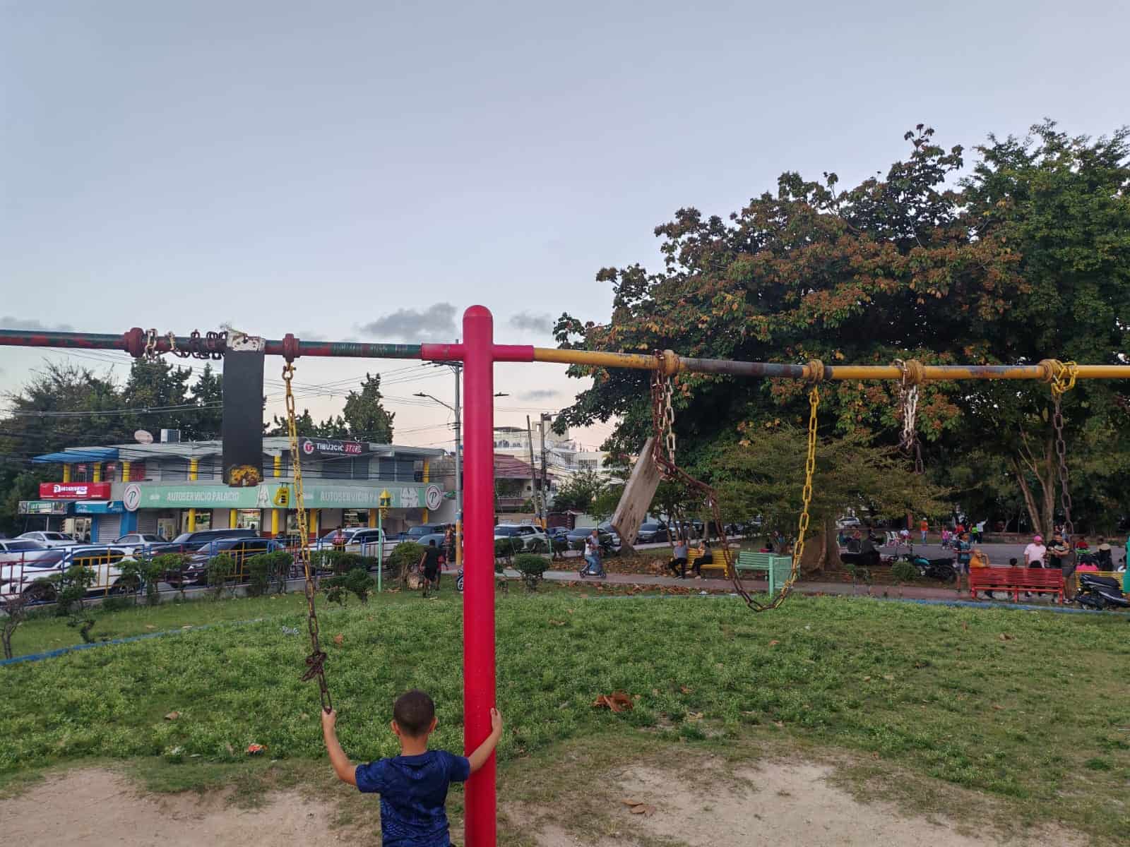 Imagen del mal estado del Parque Italia. 