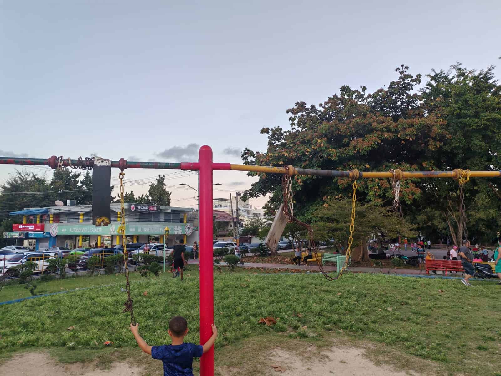 Imagen del mal estado del Parque Italia. 