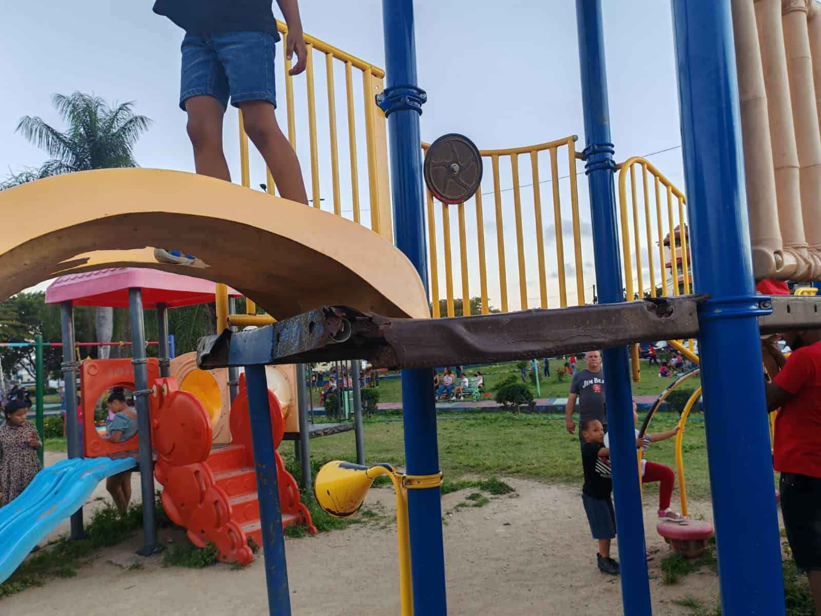 Imagen del mal estado del Parque Italia. 