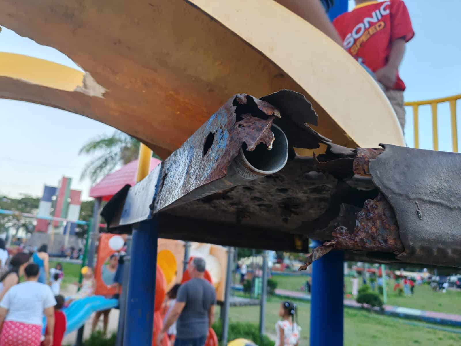 Imagen del mal estado del Parque Italia. 