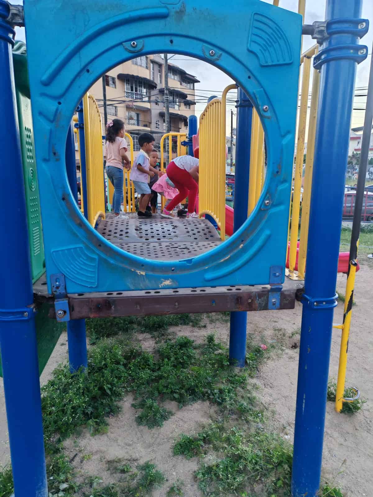Imagen del mal estado del Parque Italia. 