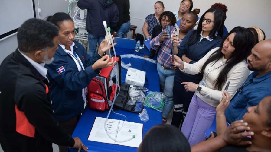Capacitan personal de ambulancia sobre manejo y traslado interhospitalarios neonatal