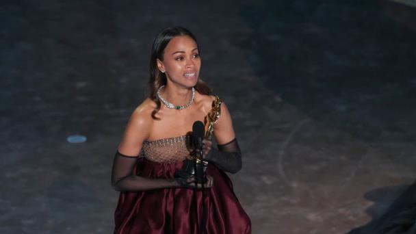 Zoé Saldaña: Soy la primera mujer de origen dominicano que gana el Óscar y espero no ser la última