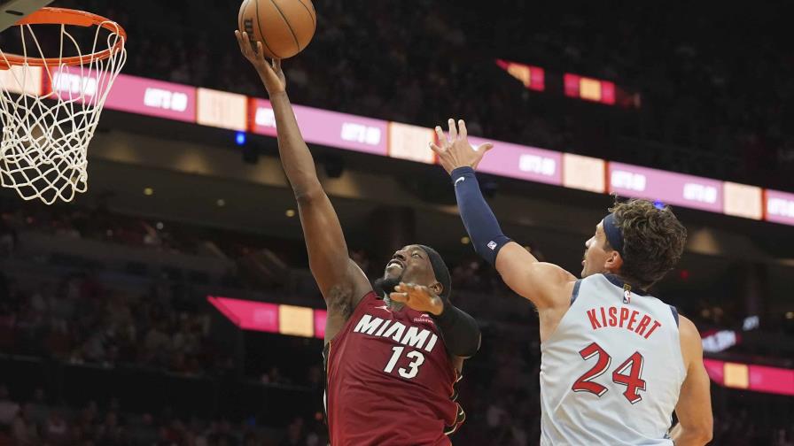 Adebayo se convierte en el l&iacute;der de dobles-dobles del Heat en victoria 106-90 sobre Wizards