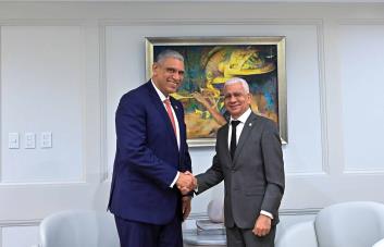 El cónsul de Nueva York propone la creación de dos nuevos reconocimientos para la diáspora