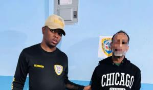 Se entrega hombre acusado de asaltar a una se&ntilde;ora junto a un agente penitenciario en Santiago