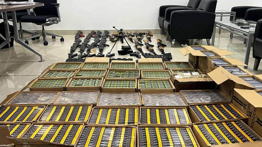 Ocupan carnet del COBA a implicado en decomiso de arsenal de armas con destino a Haití