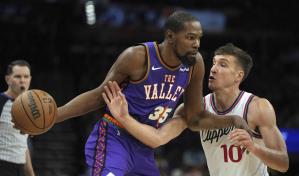 Durant anota 34 puntos y Suns remontan déficit para doblegar a Clippers