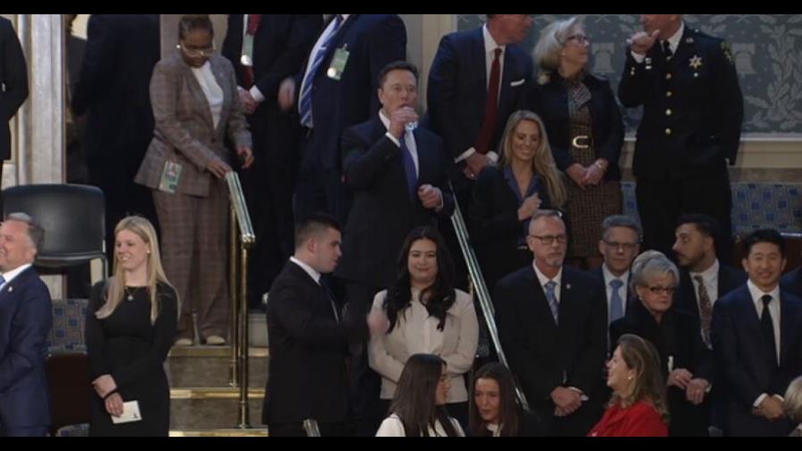 Elon Musk asiste en traje al discurso de Trump tras la polémica por la ropa de Zelenski