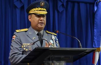 Luis Abinader pone en retiro a seis generales, entre ellos a Máximo Báez Aybar y a Frank Félix Durán
