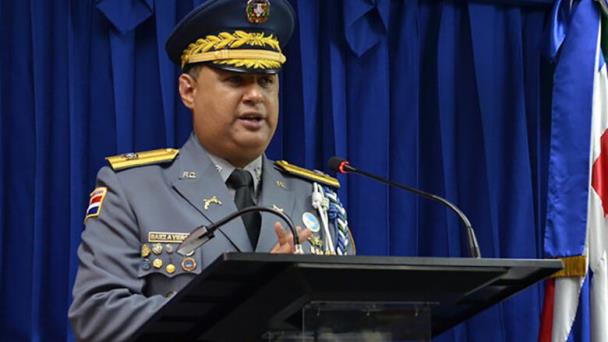 Luis Abinader pone en retiro a seis generales, entre ellos a Máximo Báez Aybar y a Frank Félix Durán