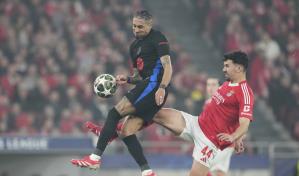 Champions: Liverpool anestesia al PSG con gol postrero y Barça gana con 10 hombres