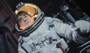 "Mickey 17", una oscura comedia espacial