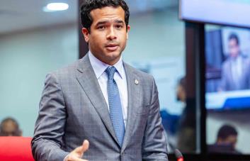 Proyecto de Omar Fernández crearía nueva entidad que regule la inteligencia artificial en RD