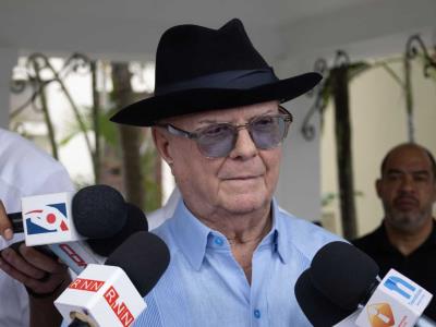 Hipólito Mejía respalda a su hija Carolina para la presidencia