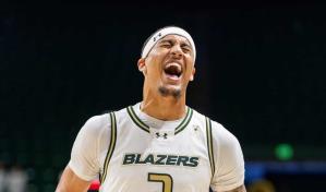 El dominicano Yaxel Lendeborg encesta 16 en el triunfo de los  Blazers sobre los Owls en la NCAA