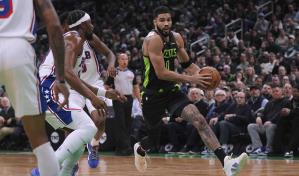 Tatum anota 35 puntos y guía a diezmados Celtics hacia victoria 123-105 sobre 76ers