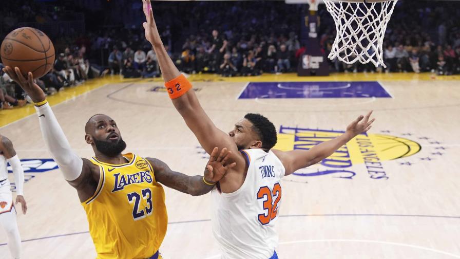 LeBron James ejerce su opción de jugador y renueva por US$52.6 millones y un año con Lakers