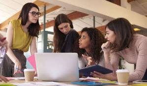 Las mujeres ocupadas presentan mayor nivel educativo en comparación con los hombres
