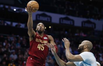 Cavaliers ganan su 13er partido consecutivo, superando a los Hornets