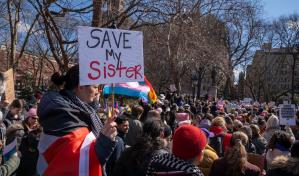 Las consignas contra Trump dominan las manifestaciones del Día de la Mujer en EE.UU.