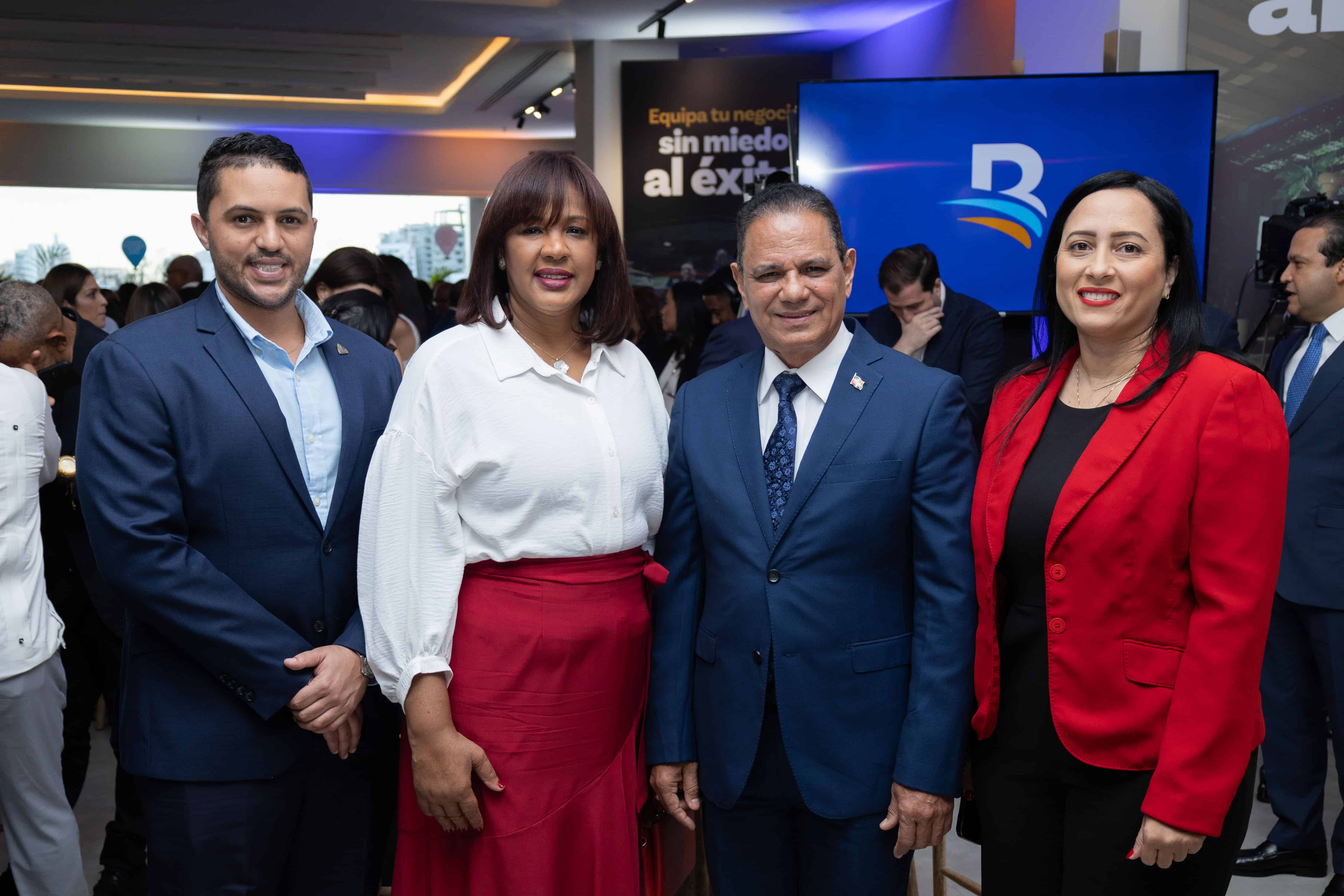 Víctor Hernández, Rosmery Vásquez, Jorge Morales y Julissa Jiménez.