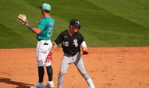 Infielder de Medias Blancas Meidroth se retira por calambres en las pantorrillas