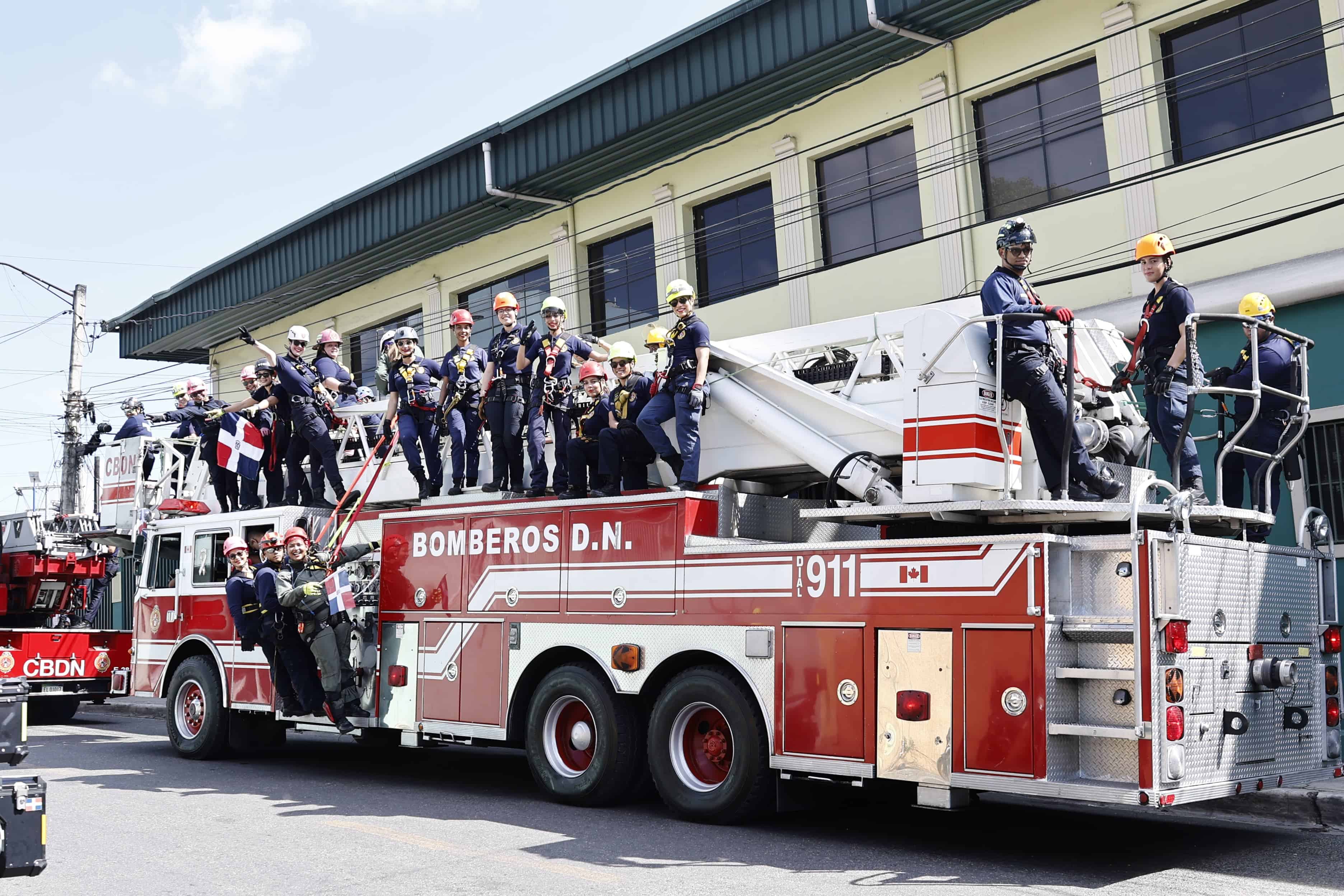 Uno de los camiones del Cuerpo de Bomberos del D.N.