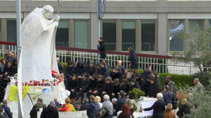 El papa Francisco alcanza hitos importantes esta semana en su recuperación de una neumonía