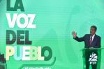Leonel, al visitar Santiago por sugerencia de Abinader, dice que el gobierno lo ha descuidado Leonel, al visitar Santiago por sugerencia de Abinader, dice que el gobierno lo ha descuidado