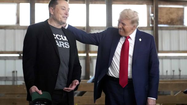 Trump respalda a Musk y dice que comprará un Tesla