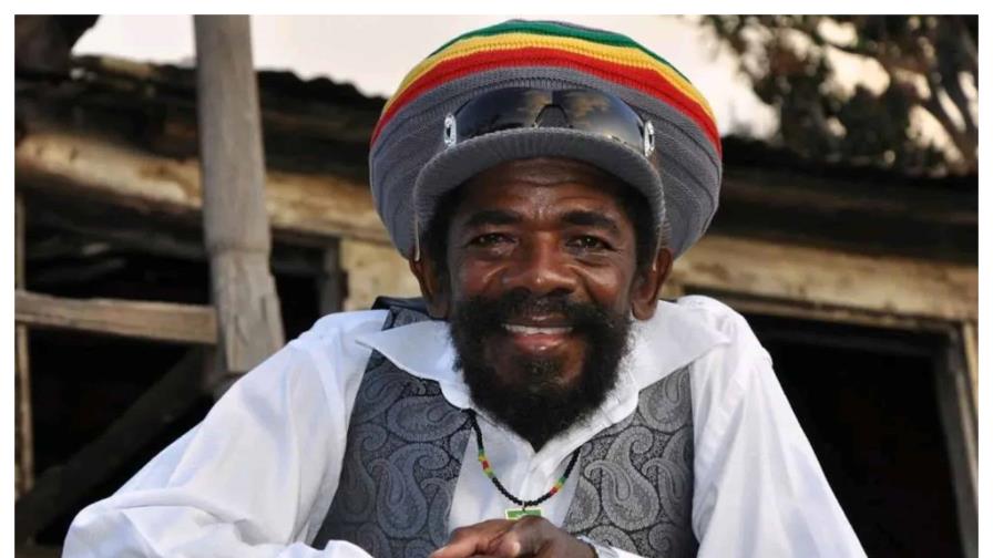 Muere el cantante jamaiquino de reggae Calvin Cocoa Tea Scott a los 65 años Muere el cantante jamaiquino de reggae Calvin Cocoa Tea Scott a los 65 años