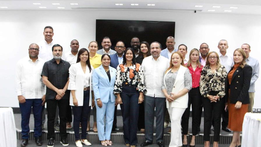 Alberto Rodríguez presenta en el Congreso el proyecto tanda extendida para el deporte escolar