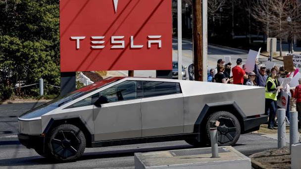 Tesla sube en Wall Street tras artículo sobre partida de Musk de administración Trump