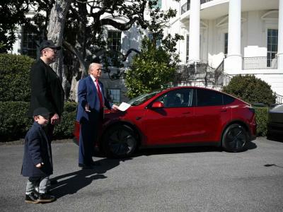 Donald Trump busca deshacerse de su Tesla tras pelea con Musk