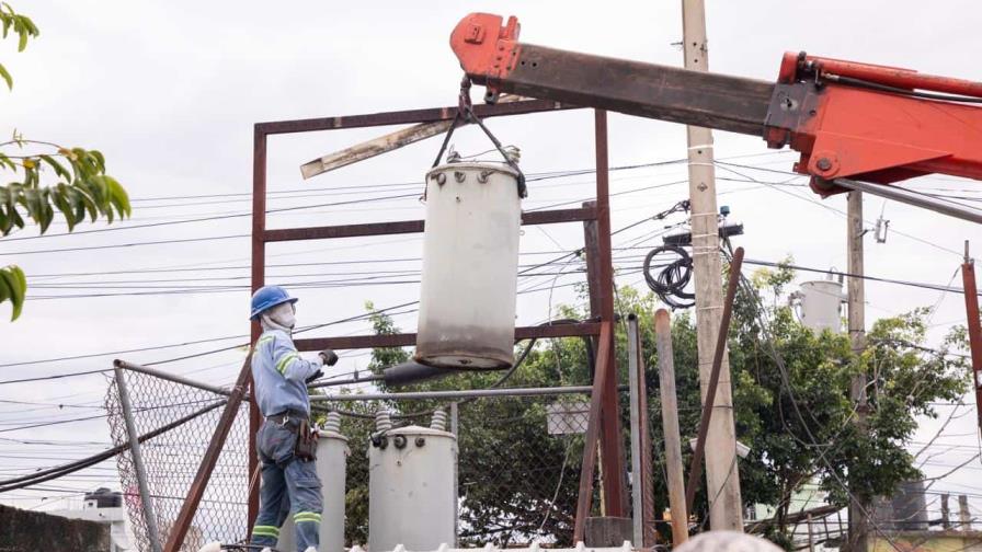 Las autoridades desmantelan conexión ilegal eléctrica en la empresa de jugos Zumo Gutiérrez