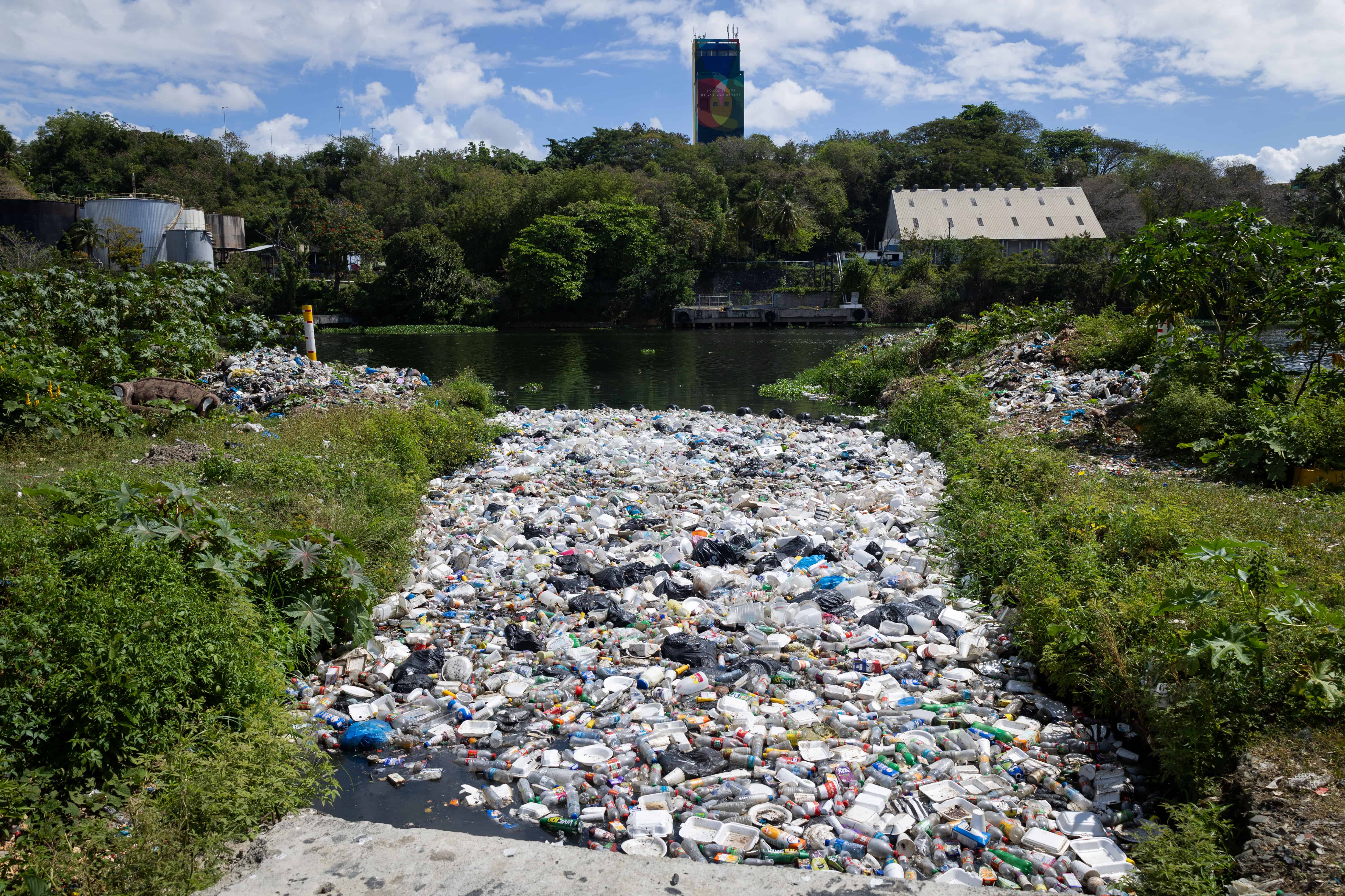 Basura en la cañada Bonavides.