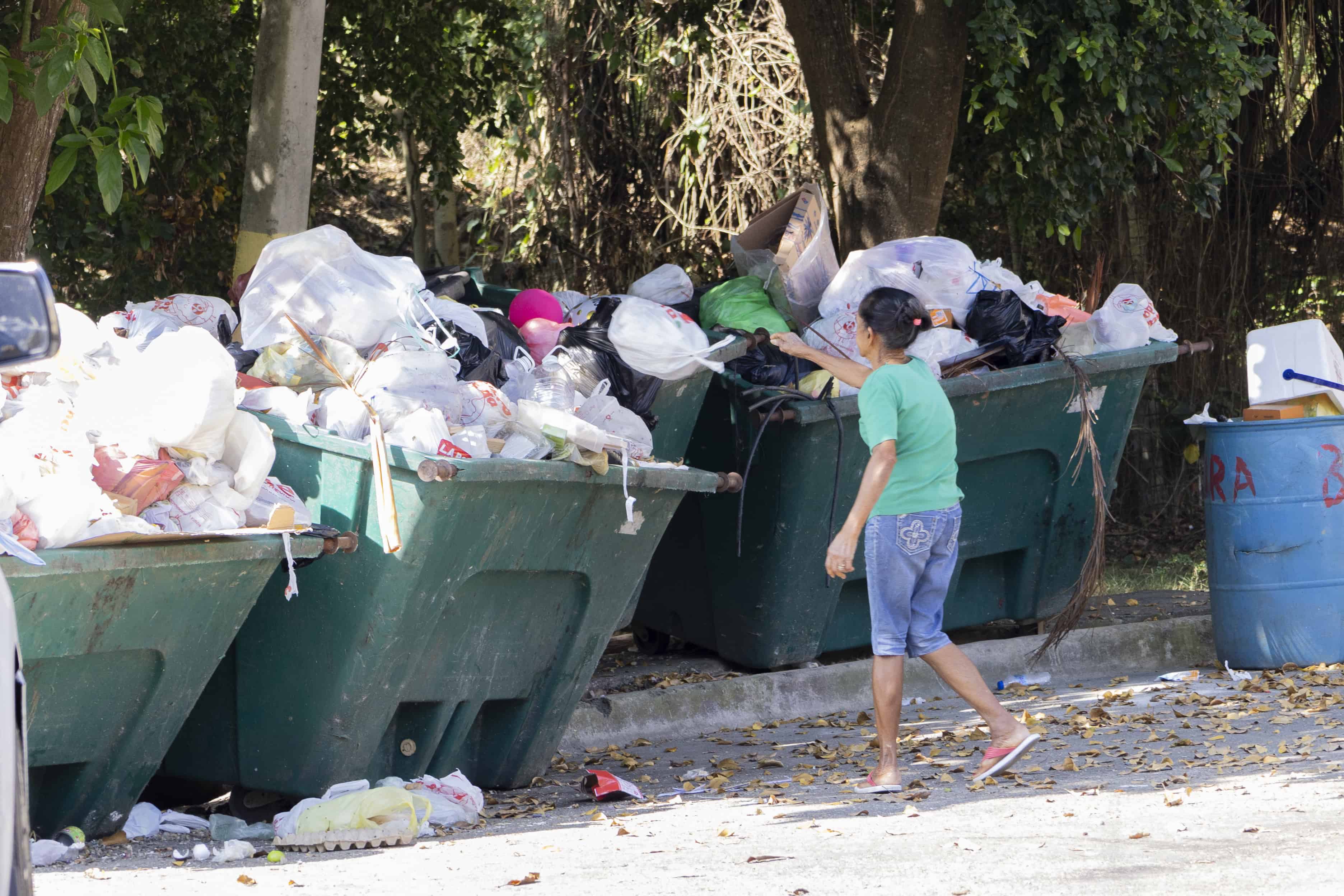 El mal olor invade las viviendas.