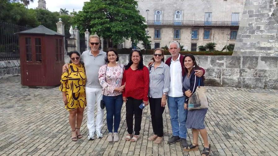 El actor estadounidense Kevin Costner visita La Habana