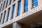 Trump cierra oficinas del Departamento de Educación como parte del plan para desmantelarlo