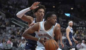 Spurs rompen racha de 3 derrotas con victoria sobre unos mermados Mavericks