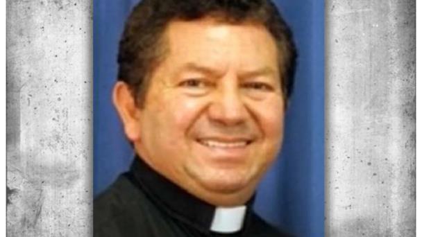 EE. UU. deportará a un exsacerdote condenado por abuso sexual que mintió para obtener ciudadanía