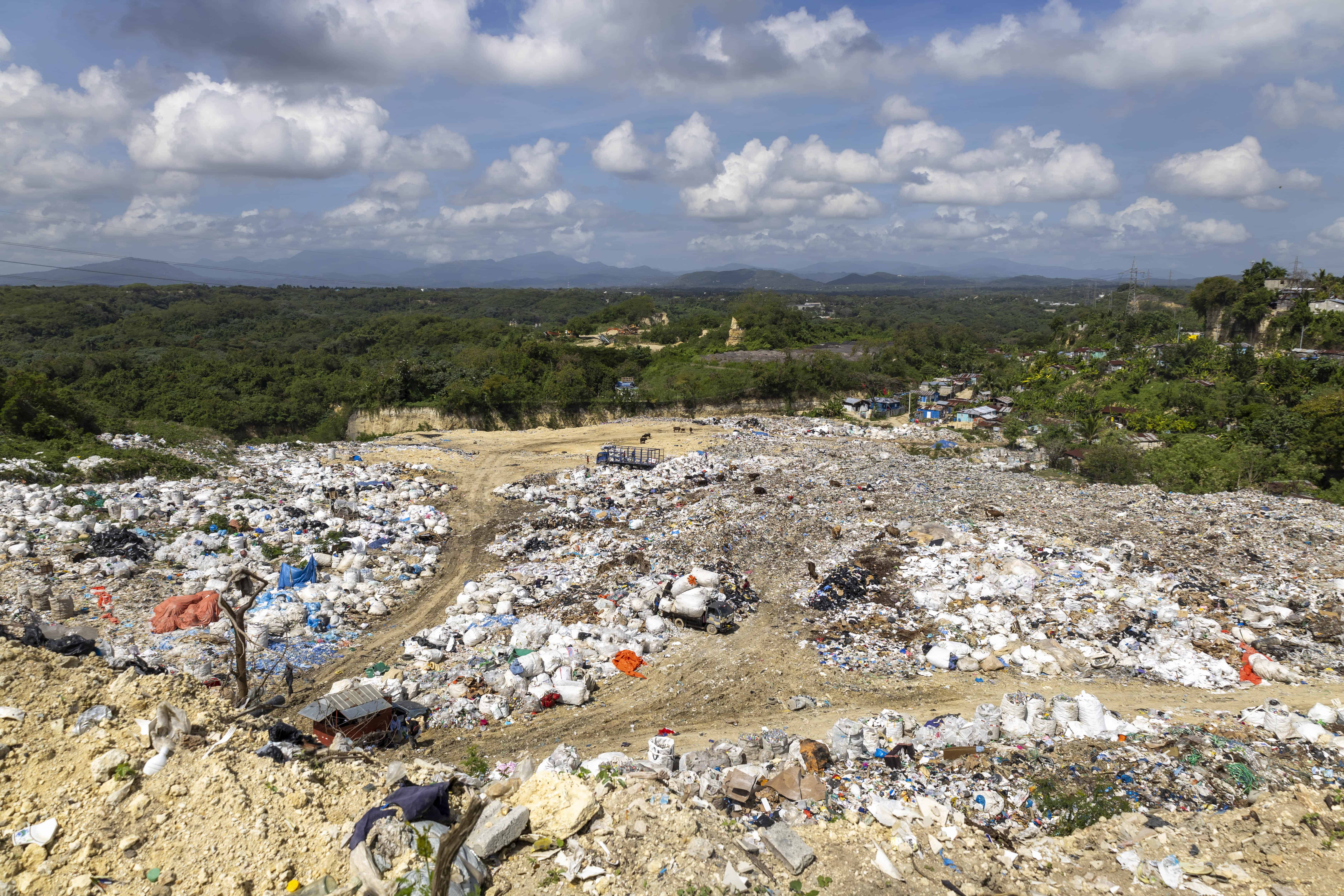 Vista del vertedero de Haina.